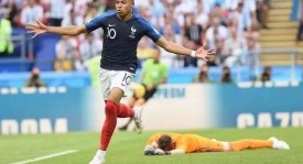 皇马中卫训练中脚踝扭曲受伤，疑前交叉韧带撕裂