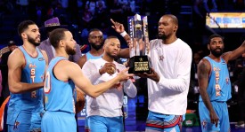 NBA对决：黄蜂队挑战雄鹿，字母哥全场统治力惊人